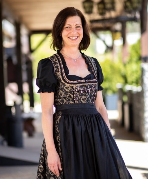 Karen Tenzler reception manager